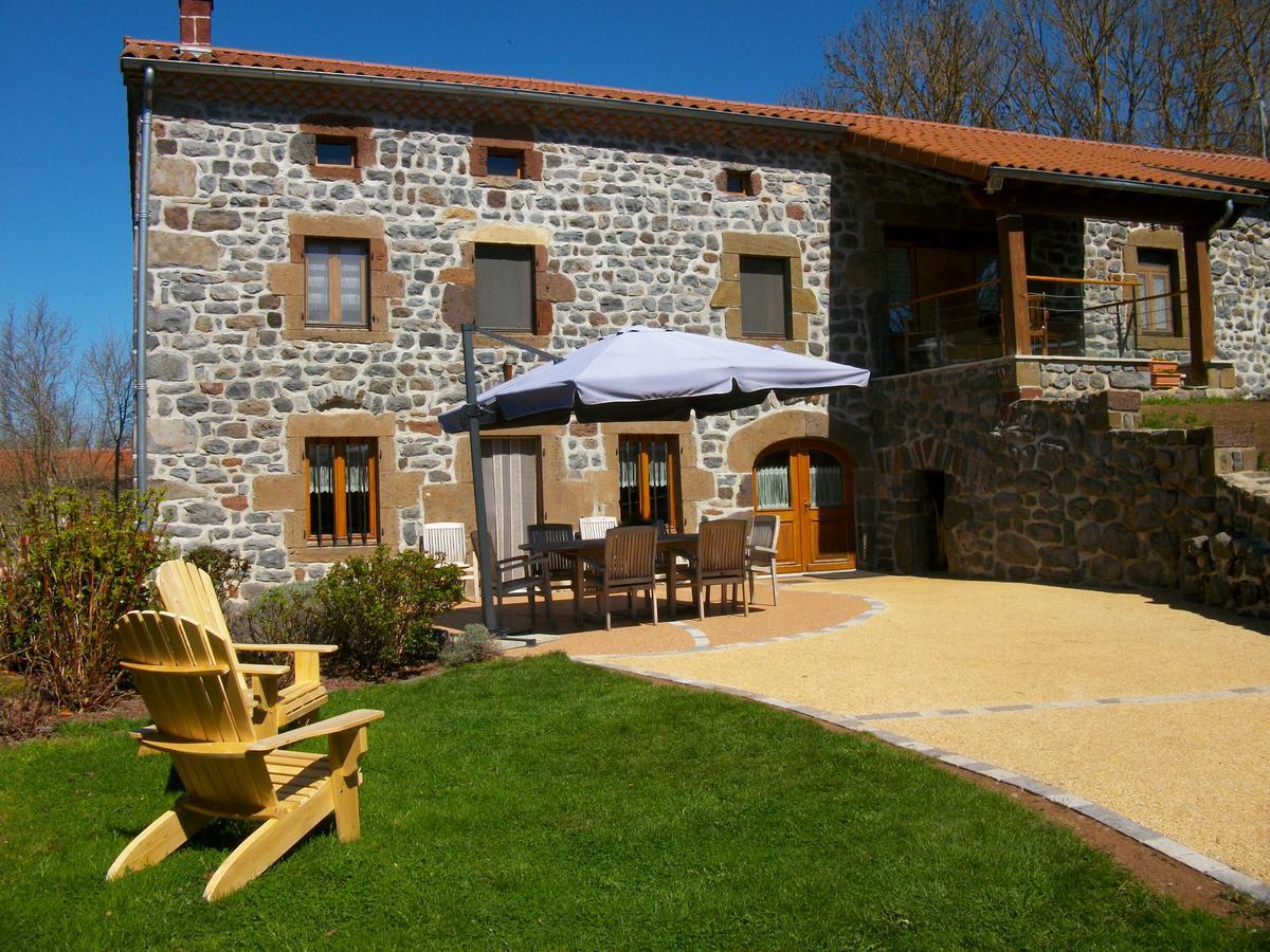 Le Clos Des Pierres Rouges Saint-Privat-dʼAllier Esterno foto